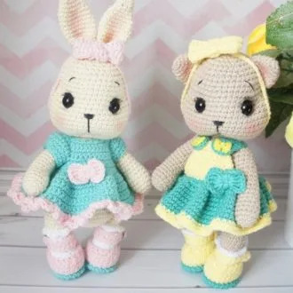 Вязанные игрушки "Зайка и Кошечка"