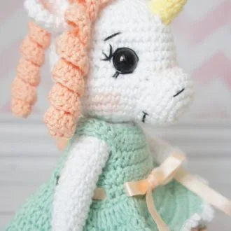Вязанная игрушка  "Крошка - единорожка"