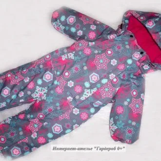 Зимний комбинезон-трансформер с капюшоном и двумя молниями