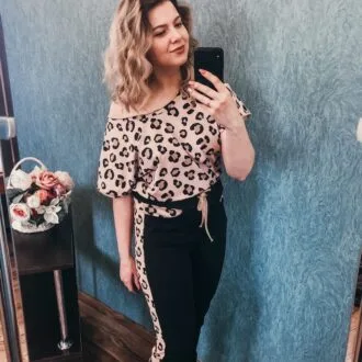 Футболка со спущенным плечом (размер 42-60 Россия)