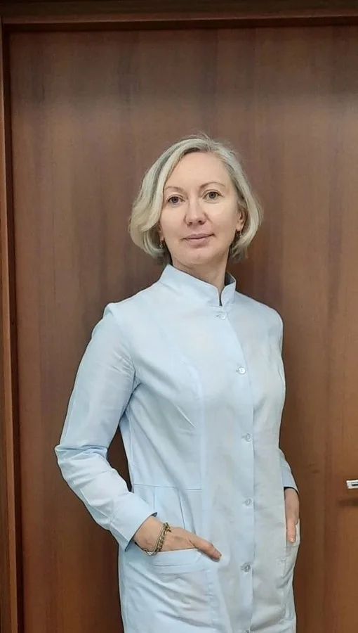 Медицинский халат прямого силуэта — лист 2