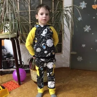 Штаны и кофта на мальчика
