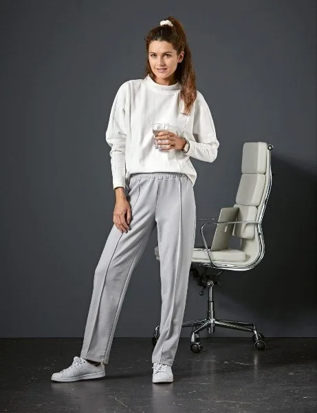 Женский свитшот «Cosy», размеры 36-48